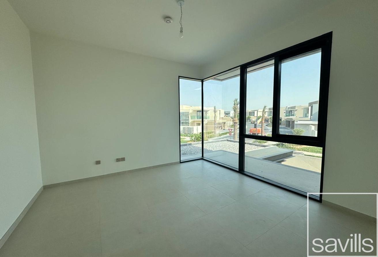 Stunning | Exclusive Community | Spacious Layout photo 9