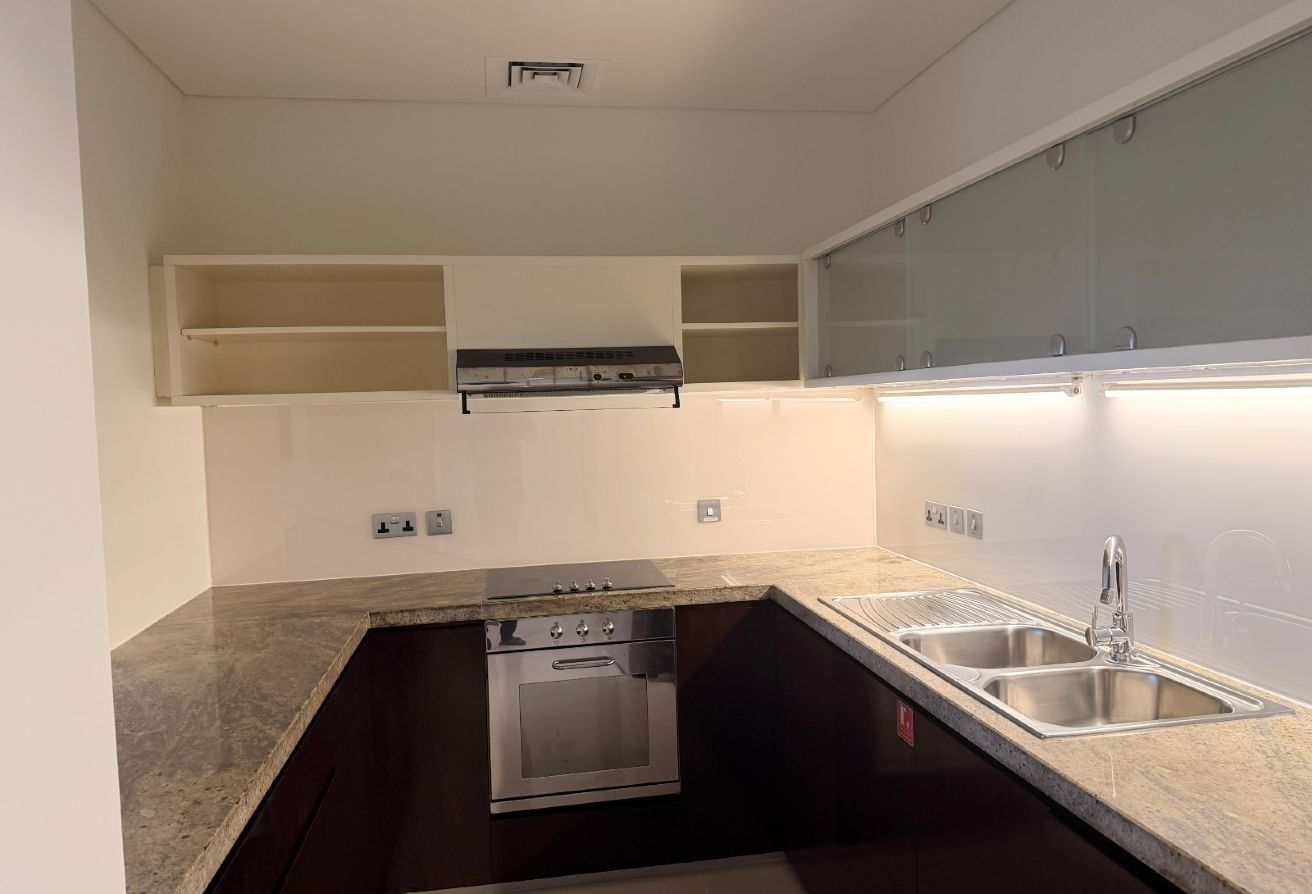 Vacant 2BR Apartment | Prime Location | SZR View gallery image