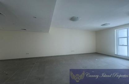 Apartment - 3 Bedrooms - 4 Bathrooms for rent in Marina Arcade Tower - Dubai Marina - Dubai