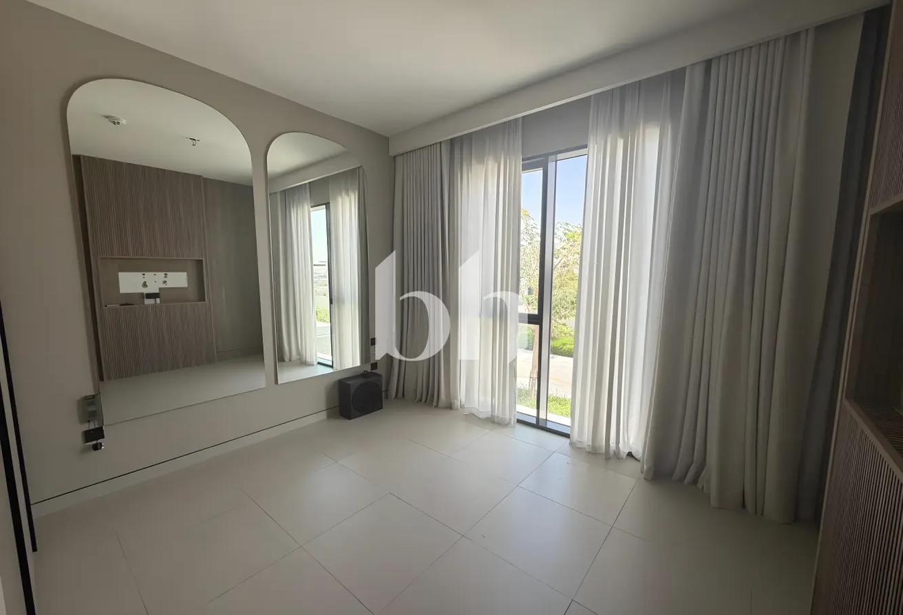 EXCLUSIVE | Furnished + Upgraded | Open Kitchen photo 11