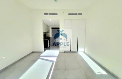 Apartment - Studio - 1 Bathroom for rent in The Link - East Village - Aljada - Sharjah