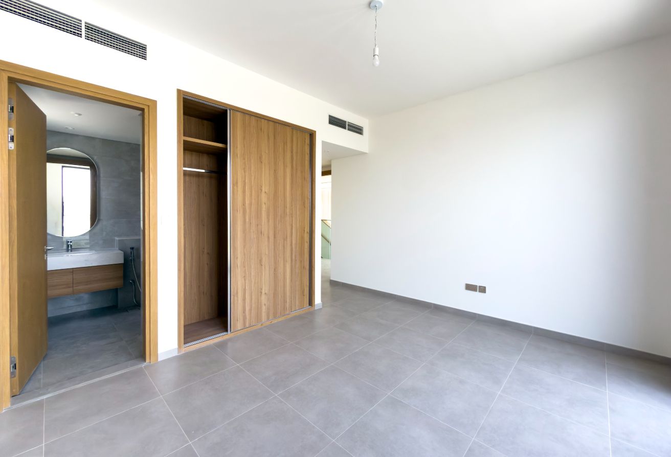 5 bedroom villa in Garden View Villas, Jebel Ali: 25