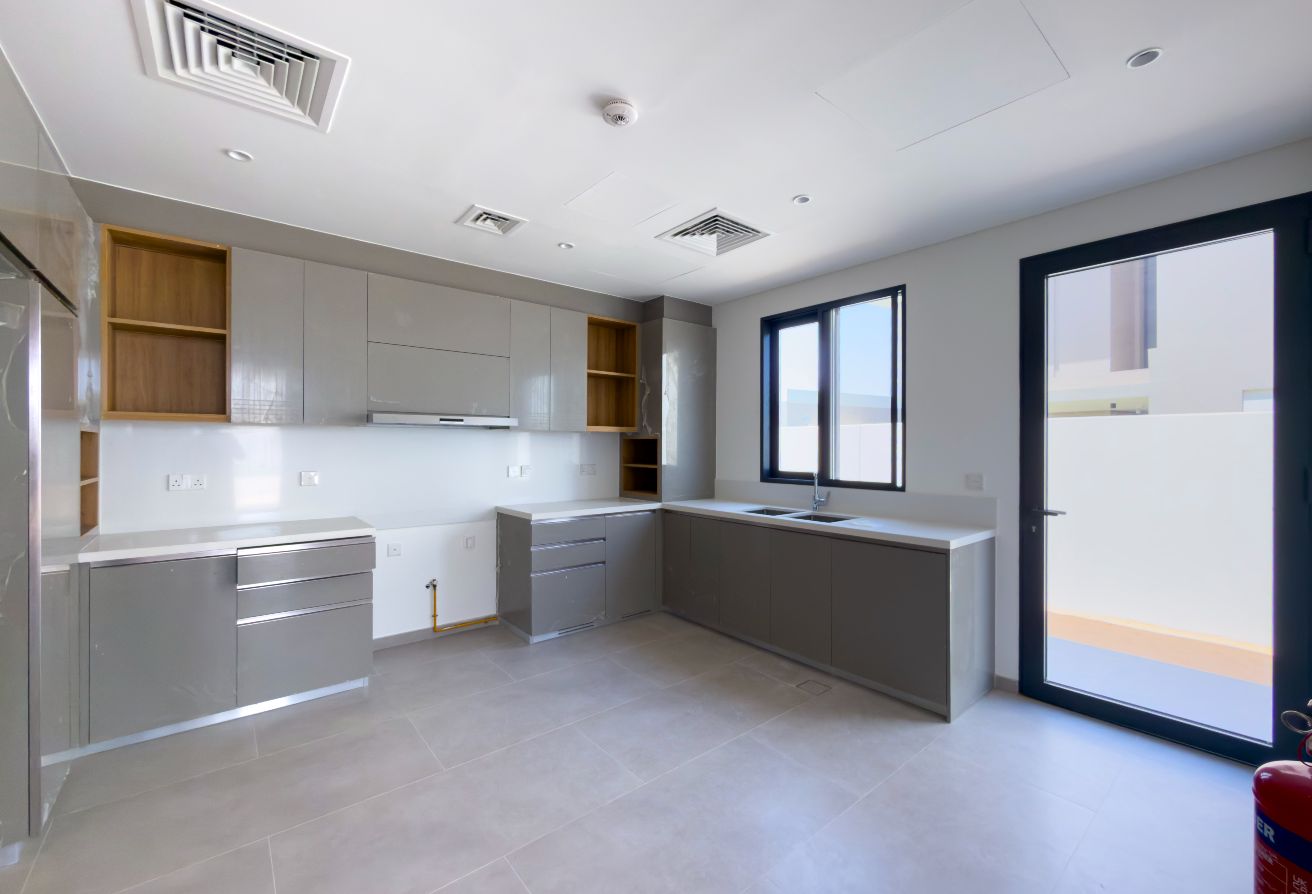 5 bedroom villa in Garden View Villas, Jebel Ali: 5