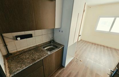 Apartment - Studio - 1 for rent in Fire Station Road - Muwaileh - Sharjah