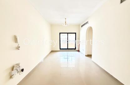 Apartment - 2 Bedrooms - 2 Bathrooms for rent in Al Yakka Residence - Al Mankhool - Bur Dubai - Dubai