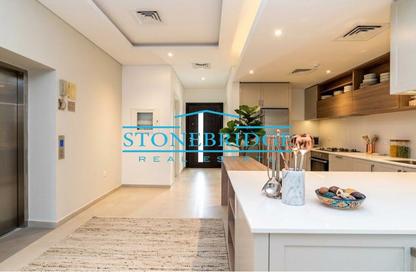 Villa - 4 - 5 for rent in Somerset Mews - District 10 - Jumeirah Village Circle - Dubai