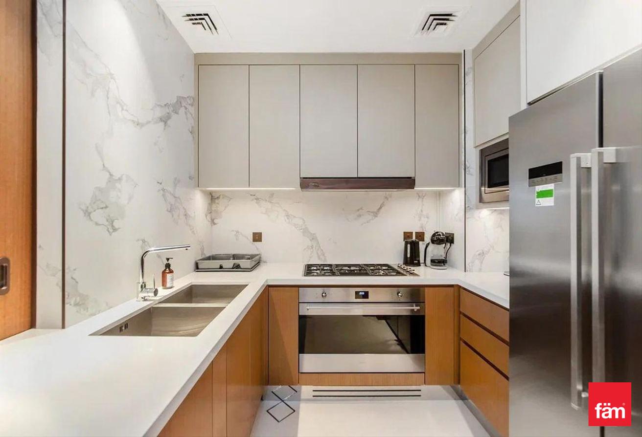 Prime Location | Burj & Fountain View | Spacious photo 8