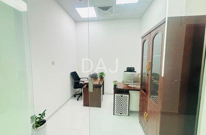 Office Space - Studio - 1 Bathroom for rent in Red Avenue - Al Garhoud - Dubai