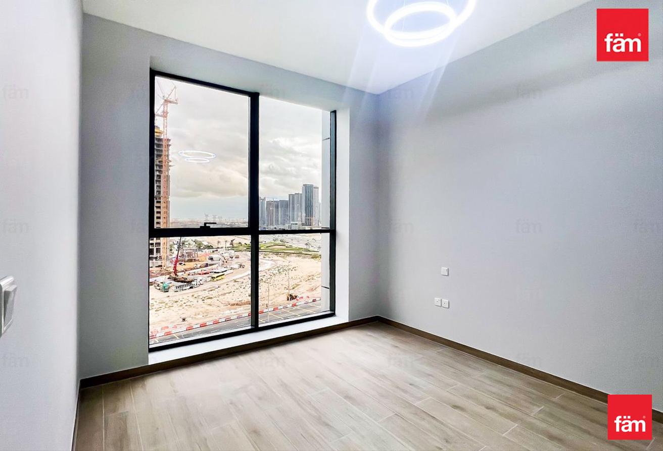 Large Layout | ready | brand new photo 17