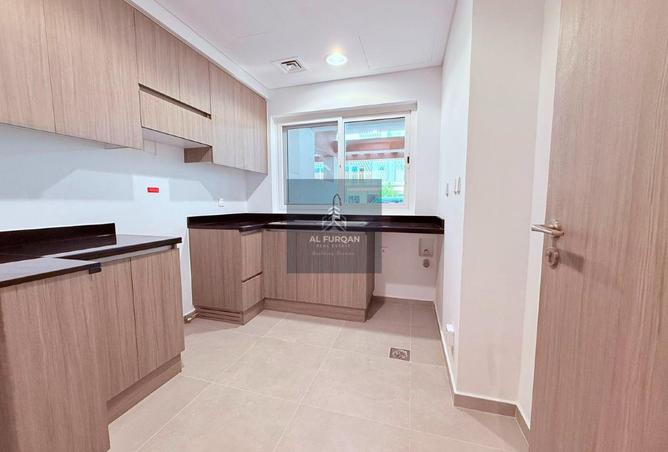 4 BR Townhouse | L Shape Corner Unit photo 3