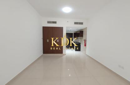 Apartment - Studio - 1 Bathroom for rent in Royal JVC Building - District 10 - Jumeirah Village Circle - Dubai