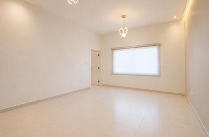 Villa - 4 Bedrooms - 5 Bathrooms for rent in Jumeirah 3 - Jumeirah - Dubai
