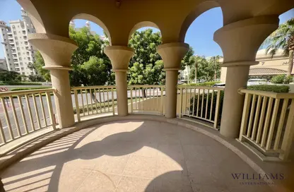 Apartment - 3 Bedrooms - 4 Bathrooms for sale in Al Haseer - Shoreline Apartments - Palm Jumeirah - Dubai