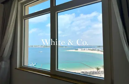 Apartment - 3 Bedrooms - 4 Bathrooms for rent in Al Nabat - Shoreline Apartments - Palm Jumeirah - Dubai