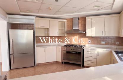 Apartment - 3 Bedrooms - 4 Bathrooms for rent in Al Nabat - Shoreline Apartments - Palm Jumeirah - Dubai