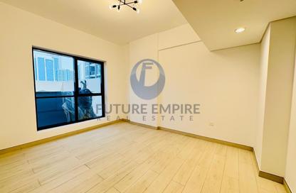 Apartment - 3 Bedrooms - 5 Bathrooms for rent in Haas Building - Jumeirah Garden City - Al Satwa - Dubai