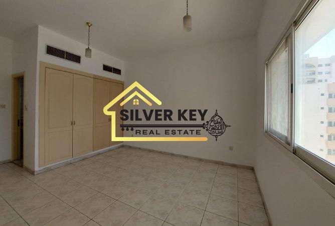 121998800 - Property Main Image
