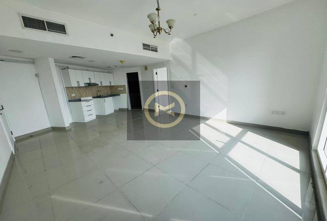 Spacious 1 bedroom| Upgraded | Vacant