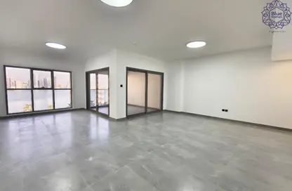 Apartment - 3 Bedrooms - 4 Bathrooms for rent in Riviera Tower - Al Majaz 3 - Al Majaz - Sharjah