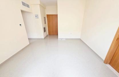 Apartment - 1 - 2 for rent in Fire Station Road - Muwaileh - Sharjah