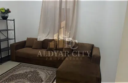 شقة - غرفة نوم - 2 حمامات للايجار في مساكن كورنيش عجمان - طريق كورنيش عجمان - عجمان