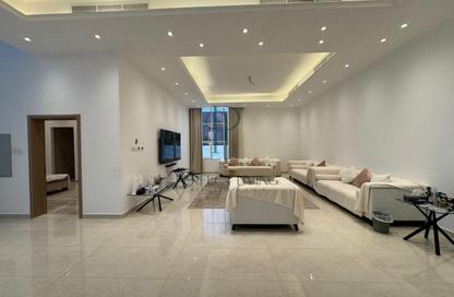 Villa - 5 Bedrooms - 6 Bathrooms for rent in Nad Al Sheba 2 - Nad Al Sheba - Dubai Villa - 5 Bedrooms - 6 Bathrooms for rent in Nad Al Sheba 2 - Nad Al Sheba - Dubai