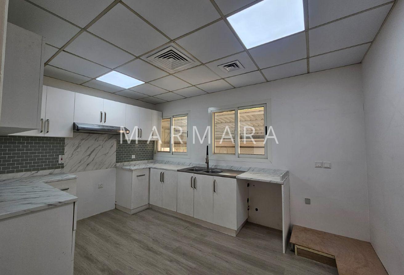 Bright and Spacious villa | Study room | Garden photo 14
