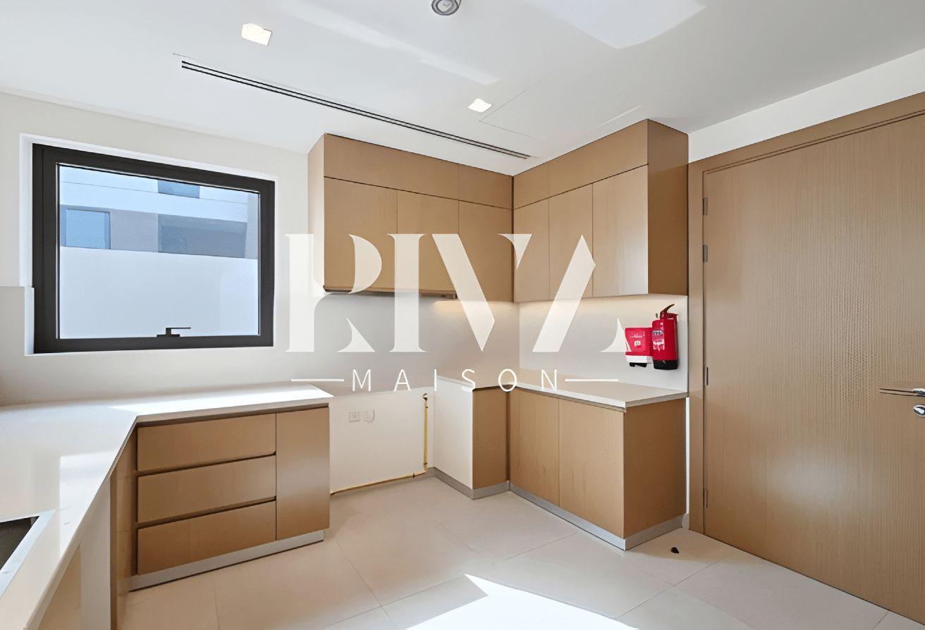 Elegantly Designed Villa | Vacant | Al Furjan photo 23