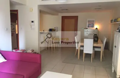 شقة - غرفة نوم - 1 حمام للايجار في الغزلان  2 - الغزلان - جرينز - دبي