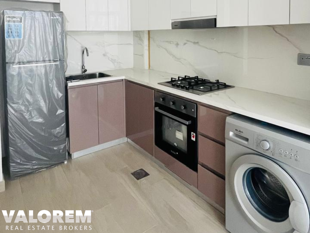 WELL MAINTAINED UNIT | VACANT | SPACIOUS LAYOUT — image 10