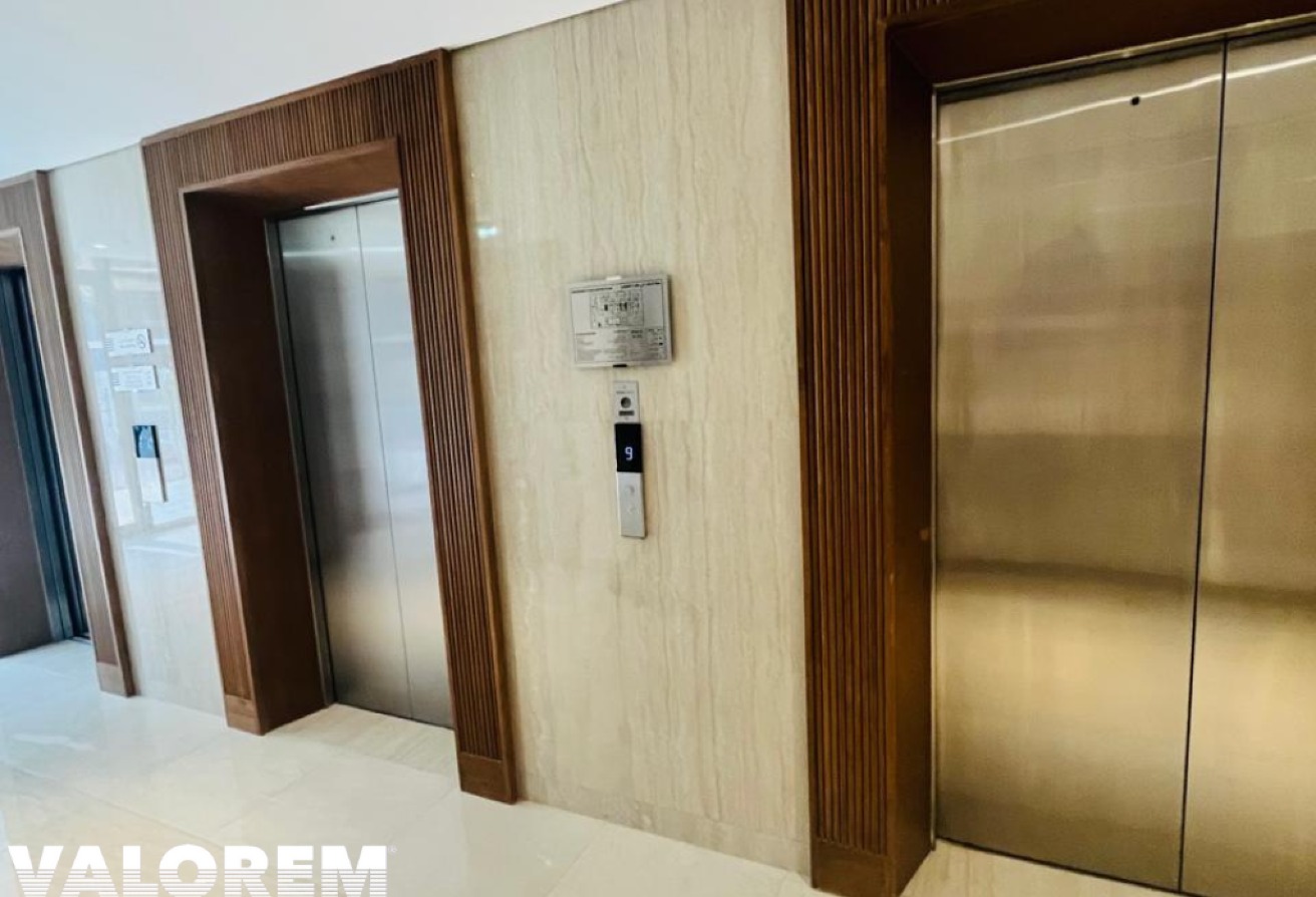 WELL MAINTAINED UNIT | VACANT | SPACIOUS LAYOUT — image 14
