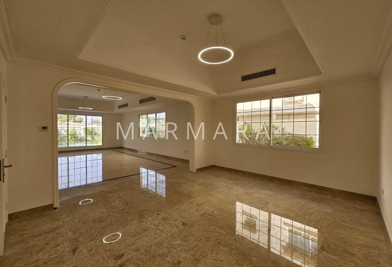 Stunning 5-Bed Independent Villa | Garden, Pool photo 9