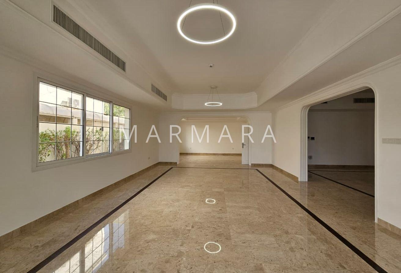Stunning 5-Bed Independent Villa | Garden, Pool photo 2