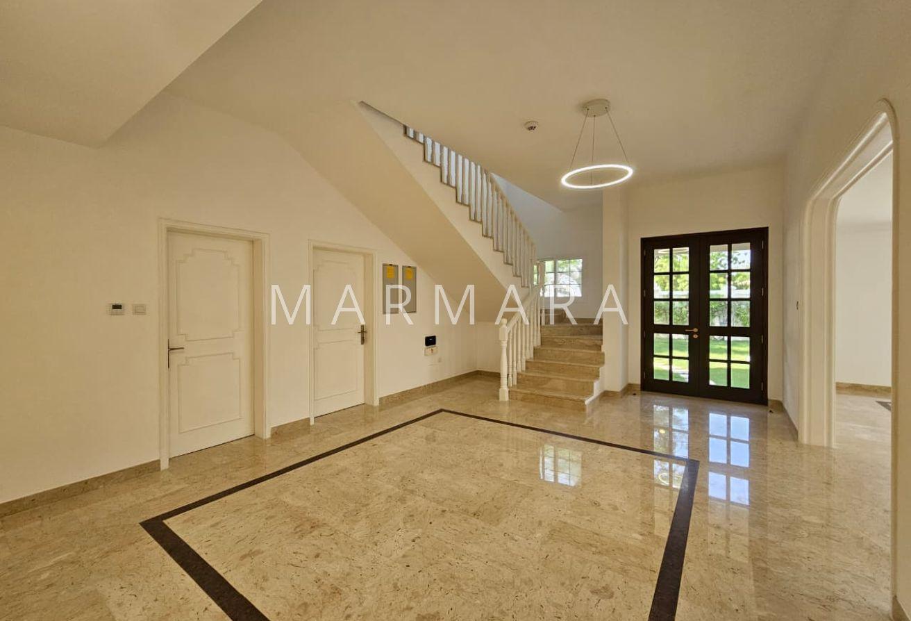 Stunning 5-Bed Independent Villa | Garden, Pool photo 10