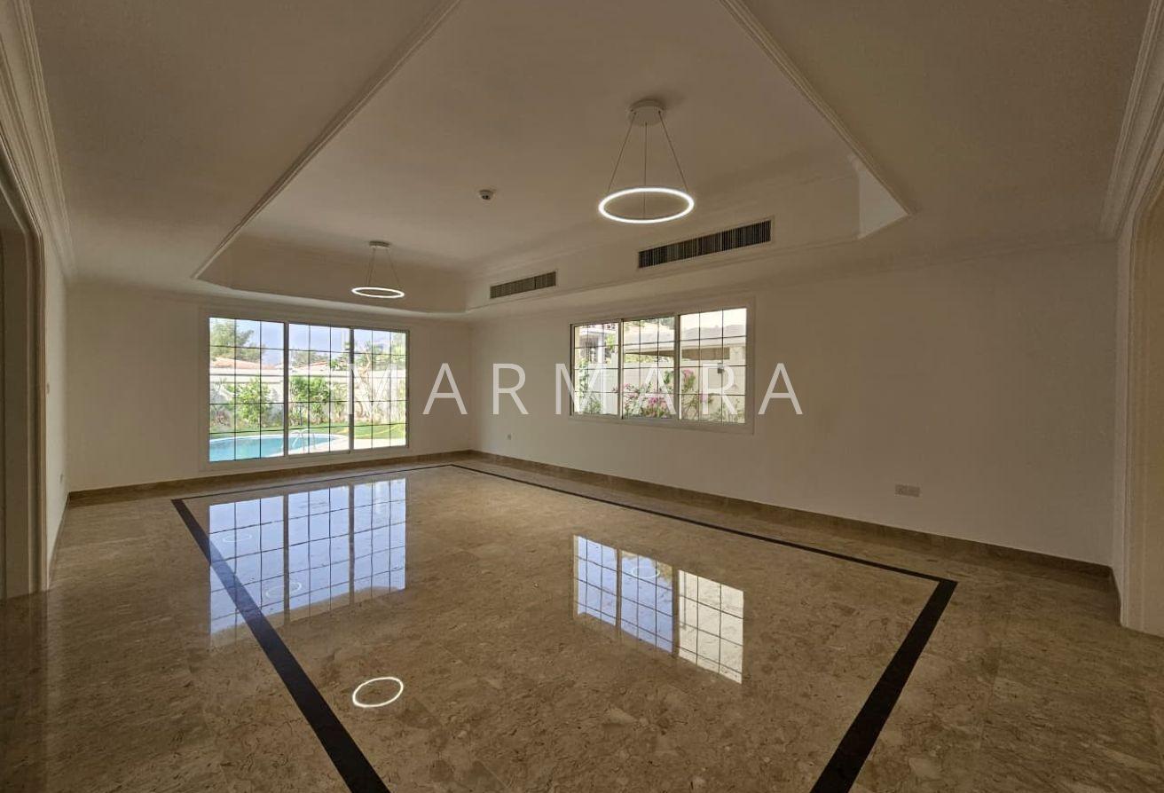 Stunning 5-Bed Independent Villa | Garden, Pool photo 6