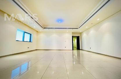 Apartment - 3 Bedrooms - 4 Bathrooms for rent in Silver Wave Tower - Al Mina - Abu Dhabi