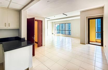 Apartment - 2 Bedrooms - 3 Bathrooms for rent in Rimal 1 - Rimal - Jumeirah Beach Residence - Dubai