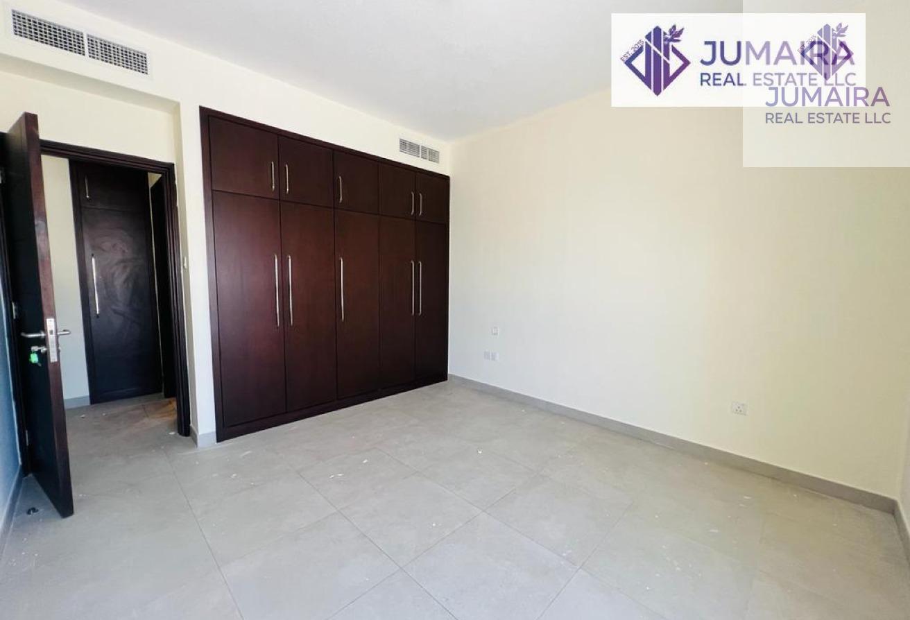 Spacious 4 BHK Bermuda Villa with Maid Room