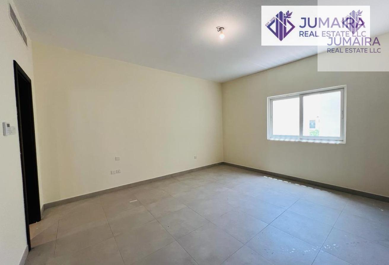 Spacious 4 BHK Bermuda Villa with Maid Room