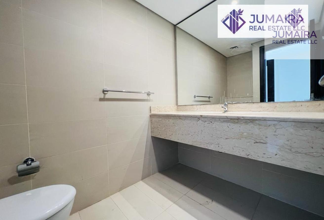 Spacious 4 BHK Bermuda Villa with Maid Room