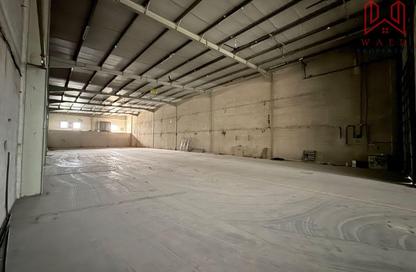 Warehouse - Studio - 1 Bathroom for rent in Ras Al Khor - Dubai