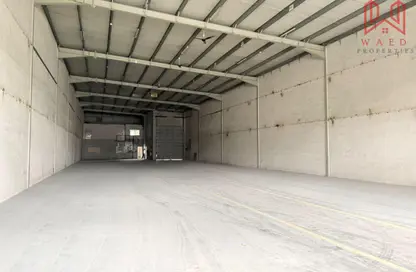 Warehouse - Studio - 1 Bathroom for rent in Ras Al Khor - Dubai