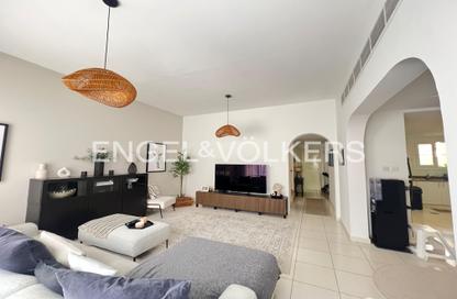 Villa - 3 Bedrooms - 3 Bathrooms for rent in Springs 15 - The Springs - Dubai