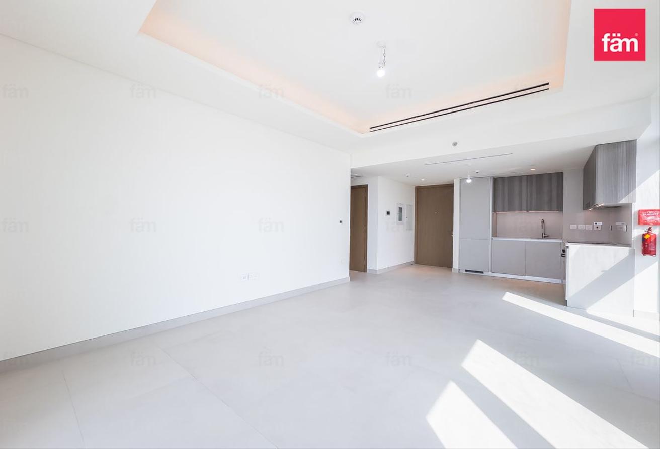 Corner Unit | Brand New | Bright photo 8