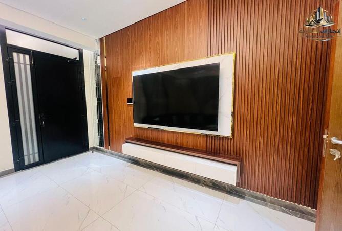 82387853 - Property Image 2