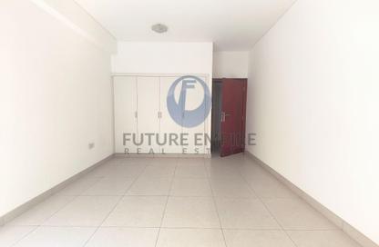 Apartment - 2 Bedrooms - 3 Bathrooms for rent in Zabeel Building - Al Karama - Dubai
