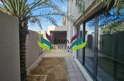 Villa - 4 Bedrooms - 4 Bathrooms for rent in Jumeirah 1 Villas - Jumeirah 1 - Jumeirah - Dubai