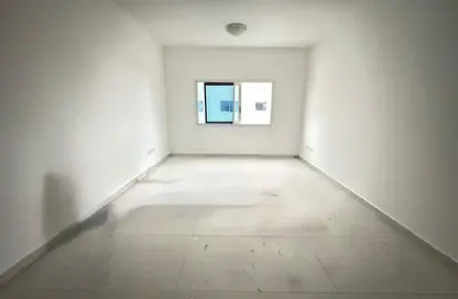 شقة - 2 غرف نوم - 2 حمامات للايجار في شارع التعاون الجديد - التعاون - الشارقة