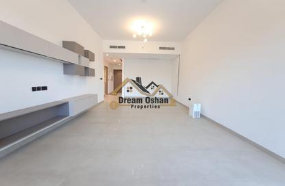 Apartment - 3 Bedrooms - 5 Bathrooms for rent in Lamcy Residence - Oud Metha - Bur Dubai - Dubai