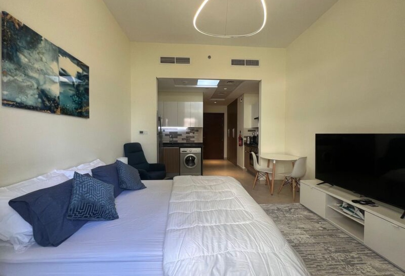 12 CHEQUES| FULLY FURNISHED | PRIME LOCATION gallery image